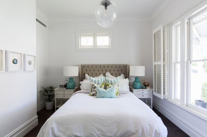 Beach Style Bedroom by Suzy Falconer